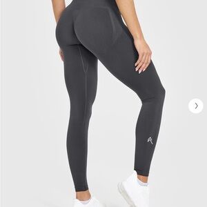 Oner Active Effortless Leggings 
Size small 
Coal